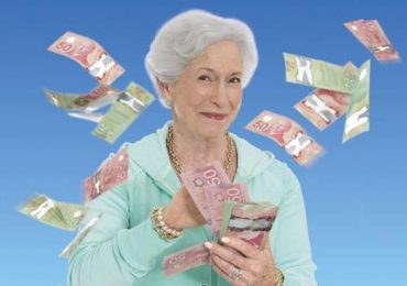 Женщины старше 50 лет берут займы чаще мужчин